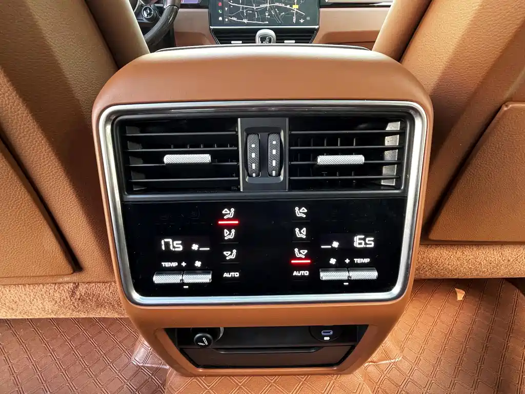 Porsche Cayenne Hybrid 2023 — фото 11
