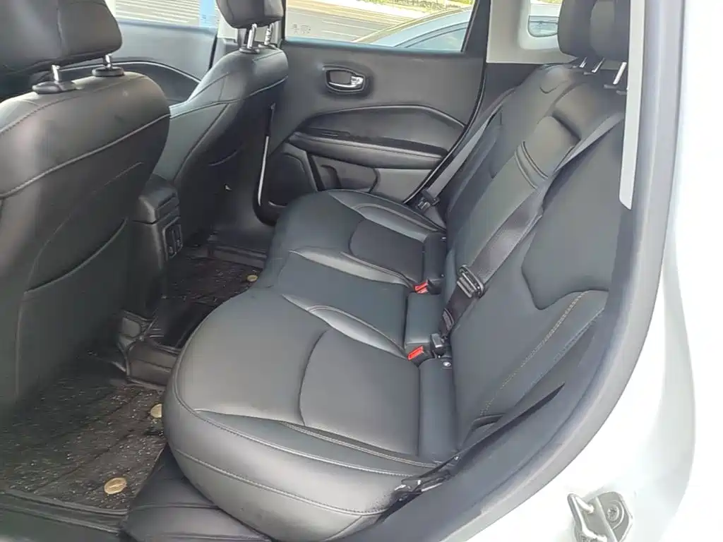 Jeep Compass 2019 — фото 17