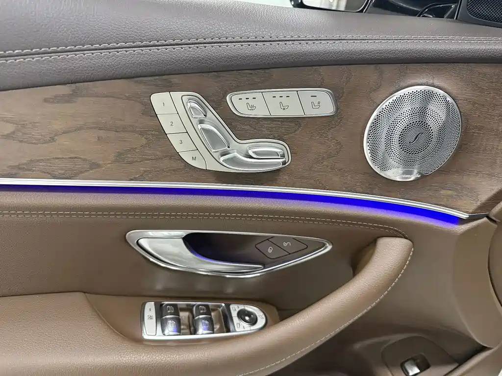 Mercedes-Benz E-Class 2020 — фото 10