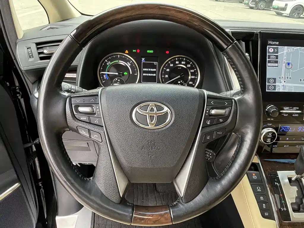 Toyota Alphard 2023 — фото 6