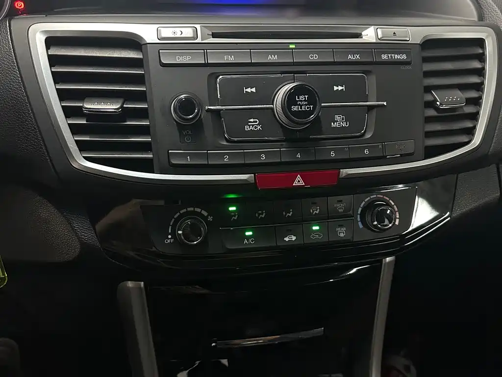 Honda Accord 2017 — фото 10