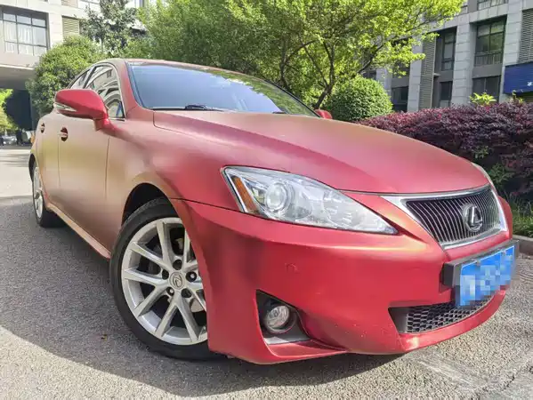 Lexus IS 2011