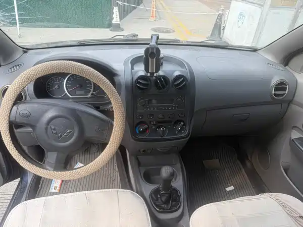 Wuling Hongguang 2013