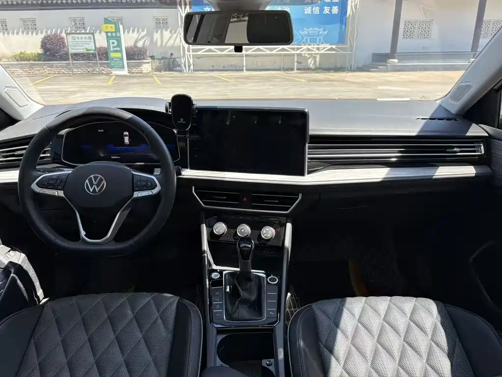 Volkswagen Sagitar 2023