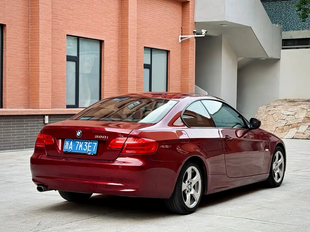 BMW 3 Series 2011