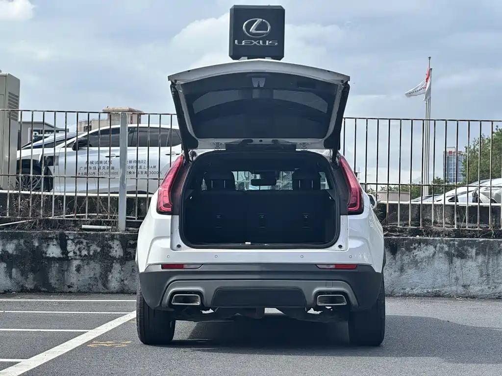 Cadillac XT4 2023 — фото 18