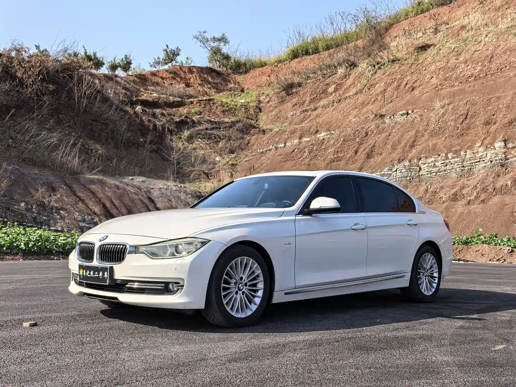BMW 3 Series 2015 — фото 1
