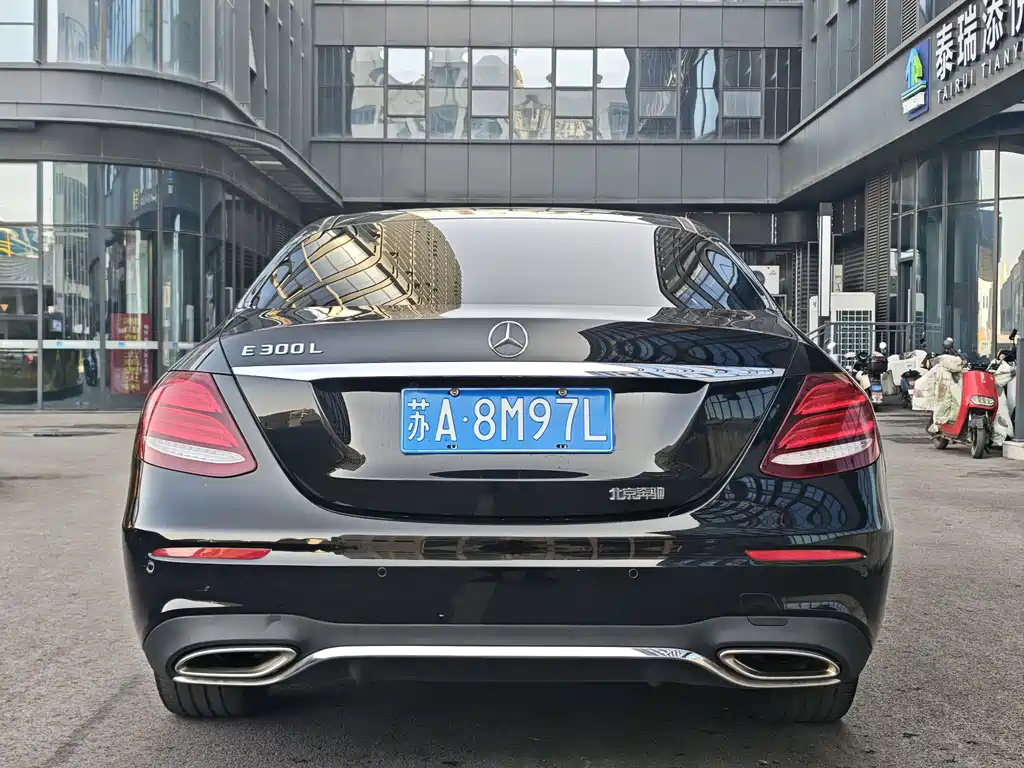 Mercedes-Benz E-Class 2020 — фото 36