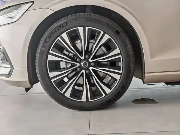 Volvo S60 2023