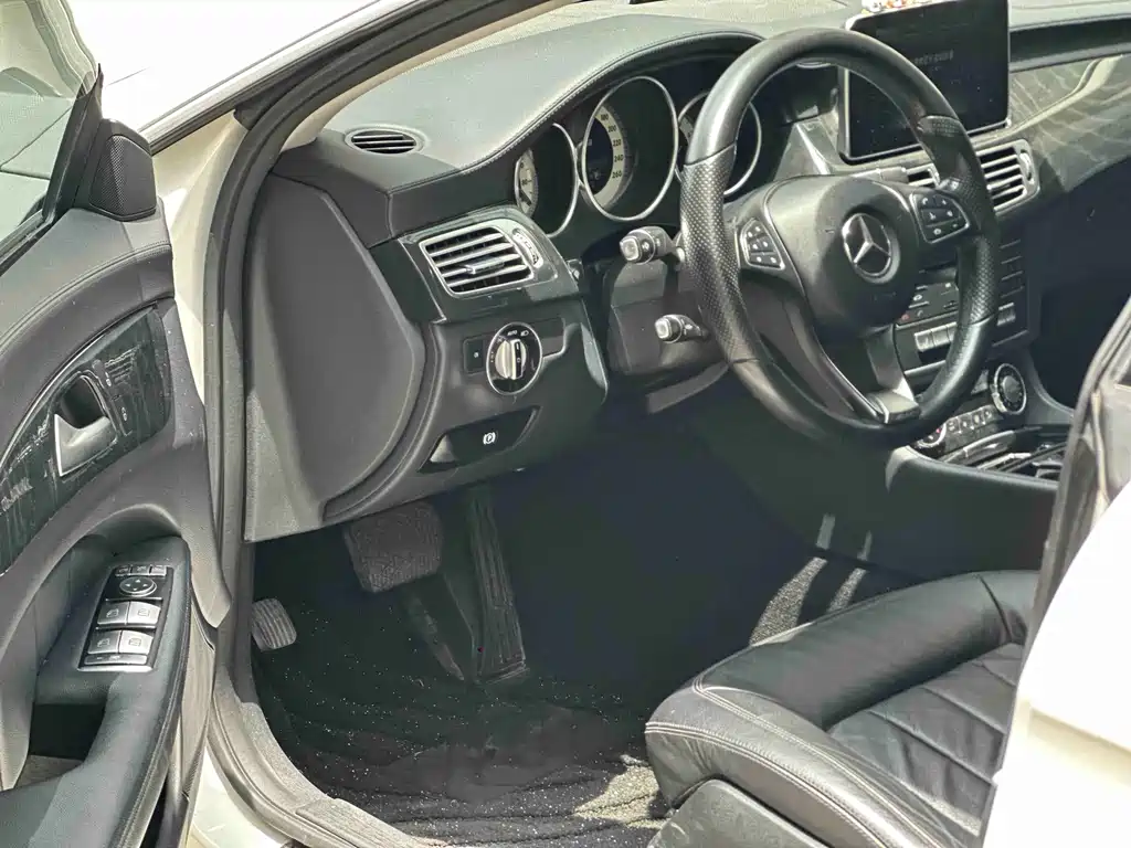 Mercedes-Benz CLS 2015 — фото 12