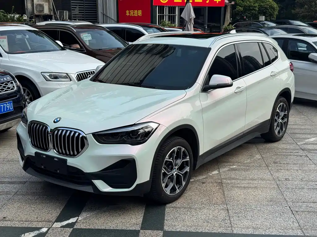 BMW X1 2022 — фото 1