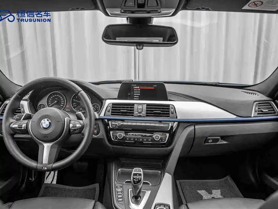 BMW 3 Series 2019 — фото 13