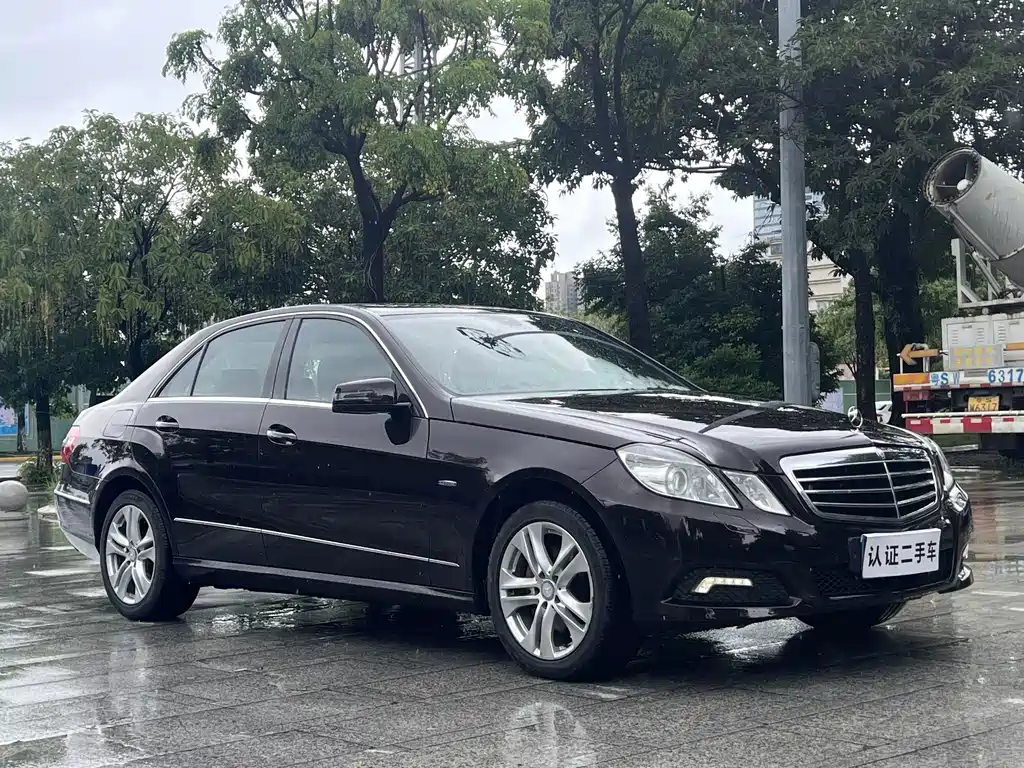 Mercedes-Benz E-Class 2010
