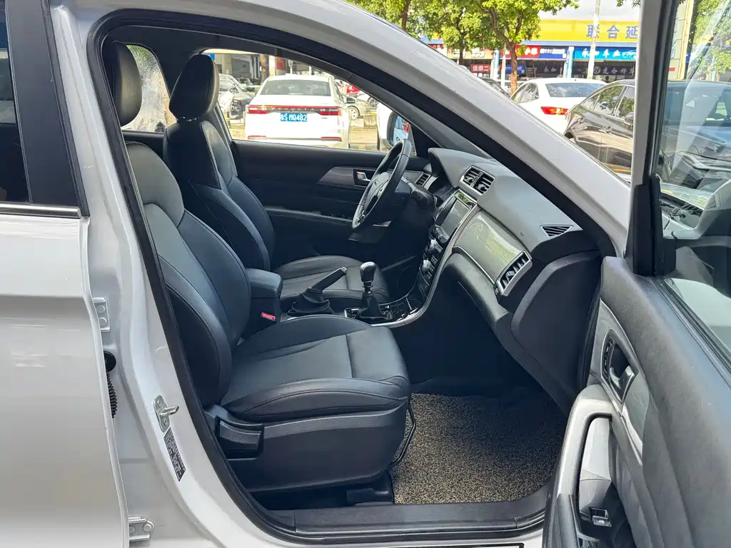 Haval H2 2015 — фото 12
