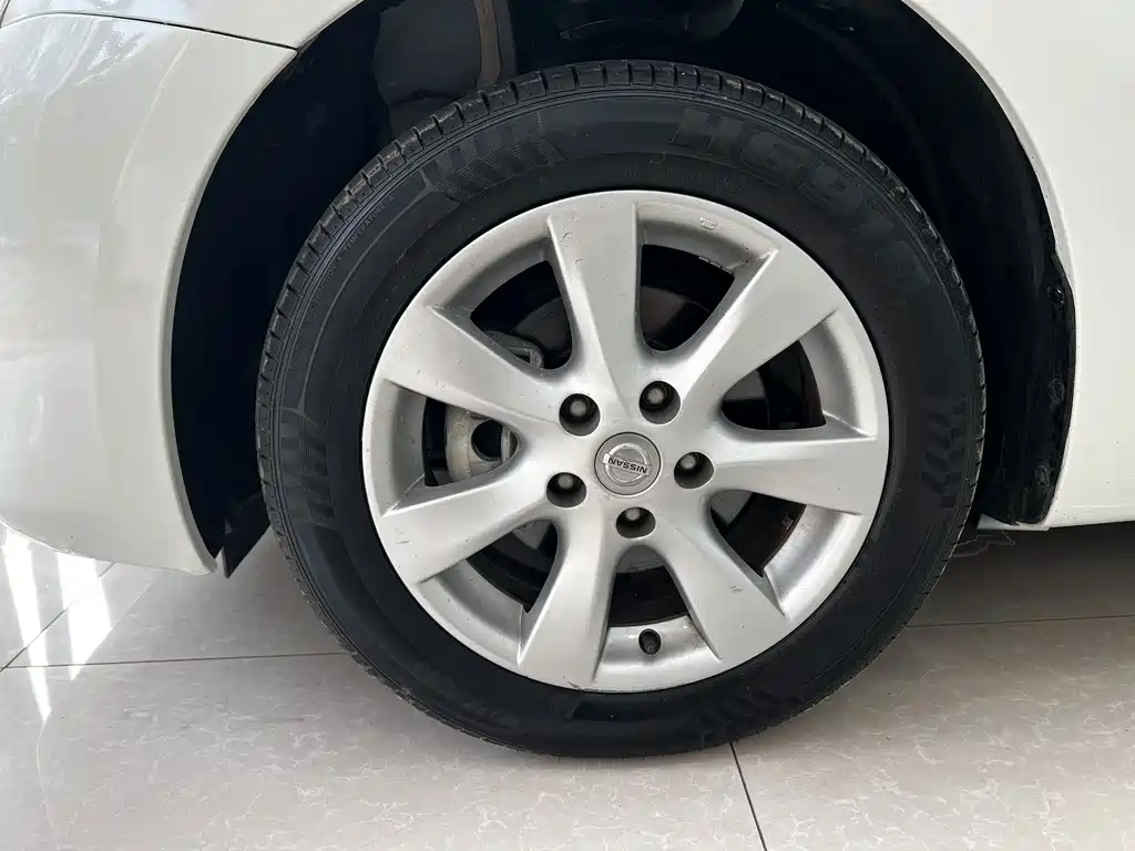 Nissan Tiida 2015 — фото 28