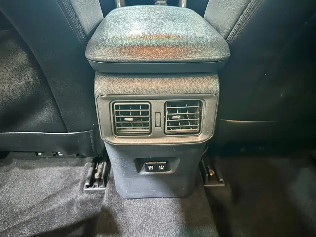 Toyota RAV4 2020 — фото 17