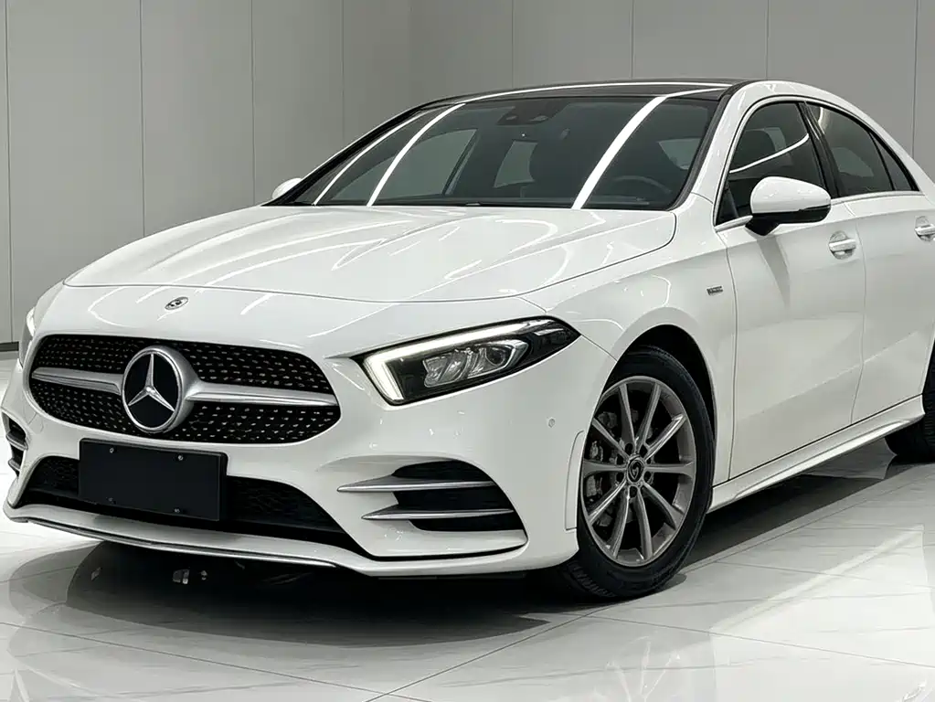 Mercedes-Benz A-Class 2020 — фото 3
