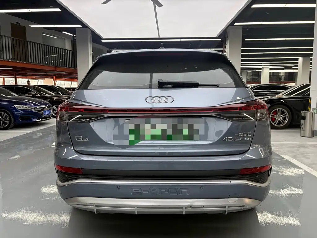 Audi Q4 E-Tron 2023 — фото 17