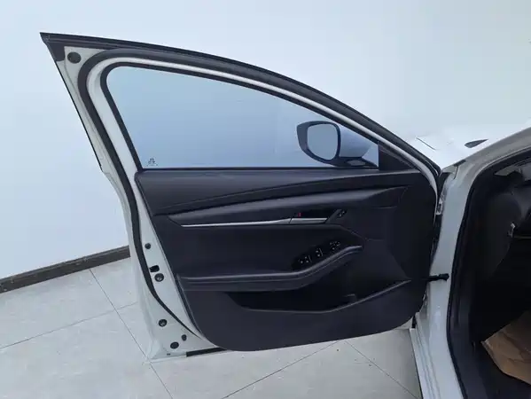 Mazda 3 Axela 2022