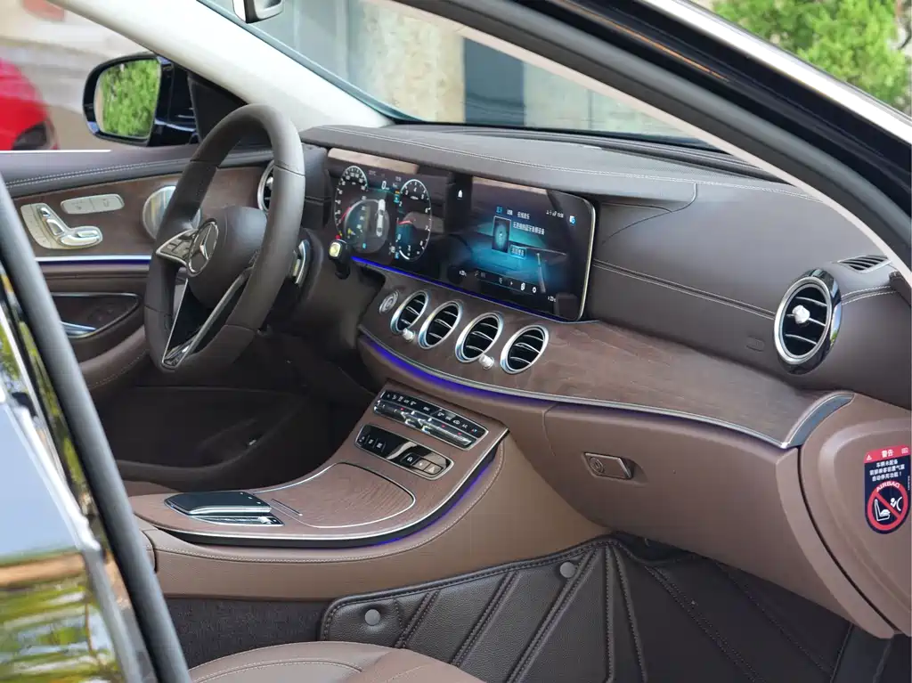 Mercedes-Benz E-Class 2023 — фото 18