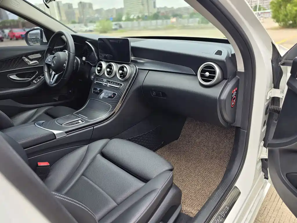 Mercedes-Benz C-Class 2019 — фото 7