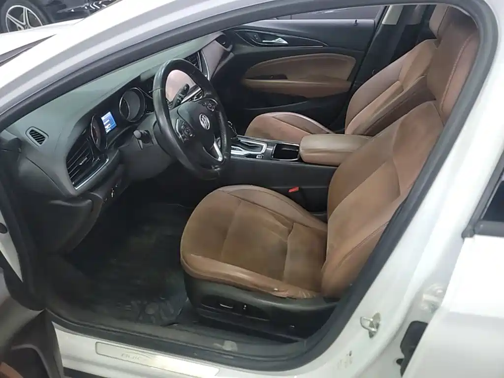 Buick Regal 2019 — фото 15