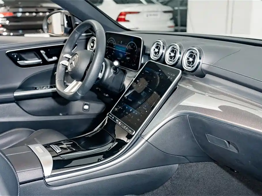 Mercedes-Benz C-Class 2023 — фото 18