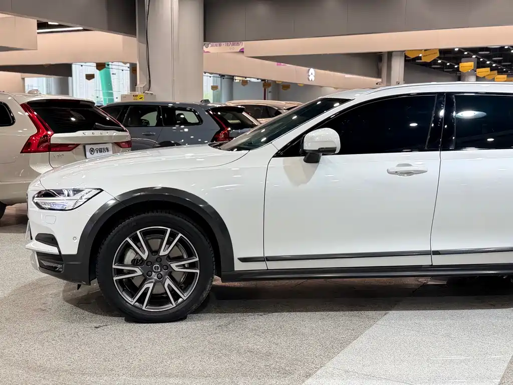 Volvo V90 2018 — фото 11