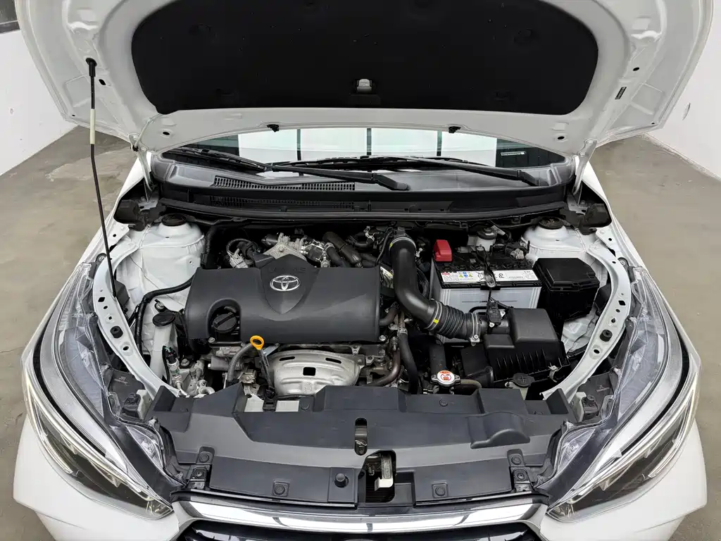 Toyota Yaris L 2022 — фото 18