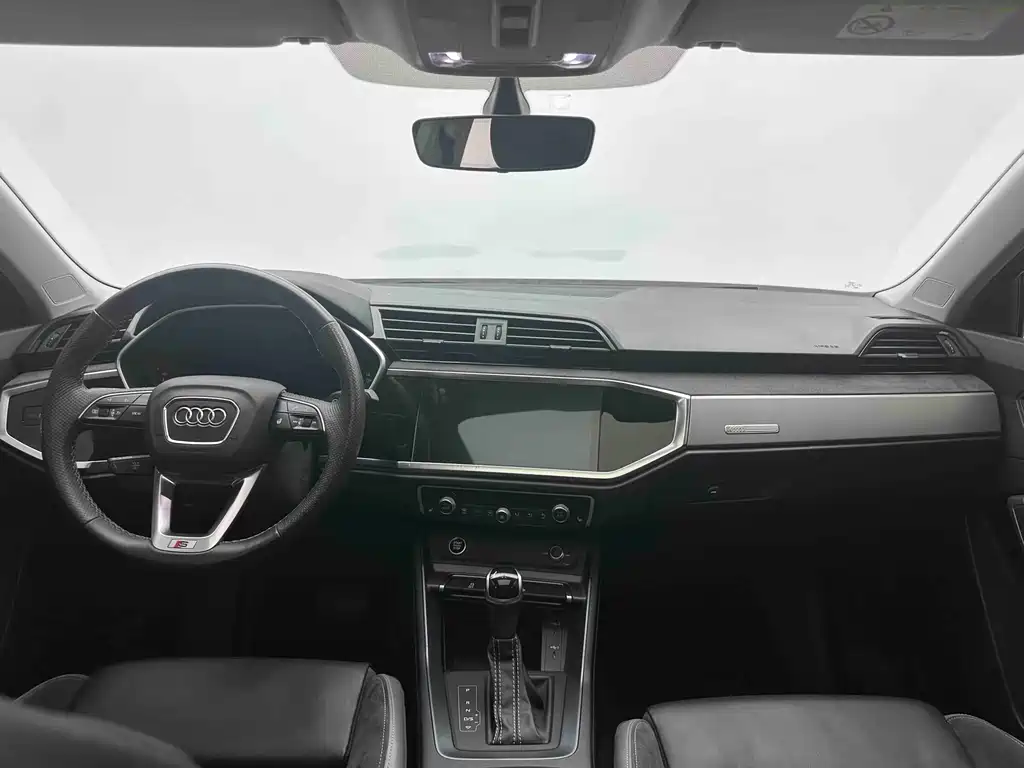 Audi Q3 Sportback 2022 — фото 15