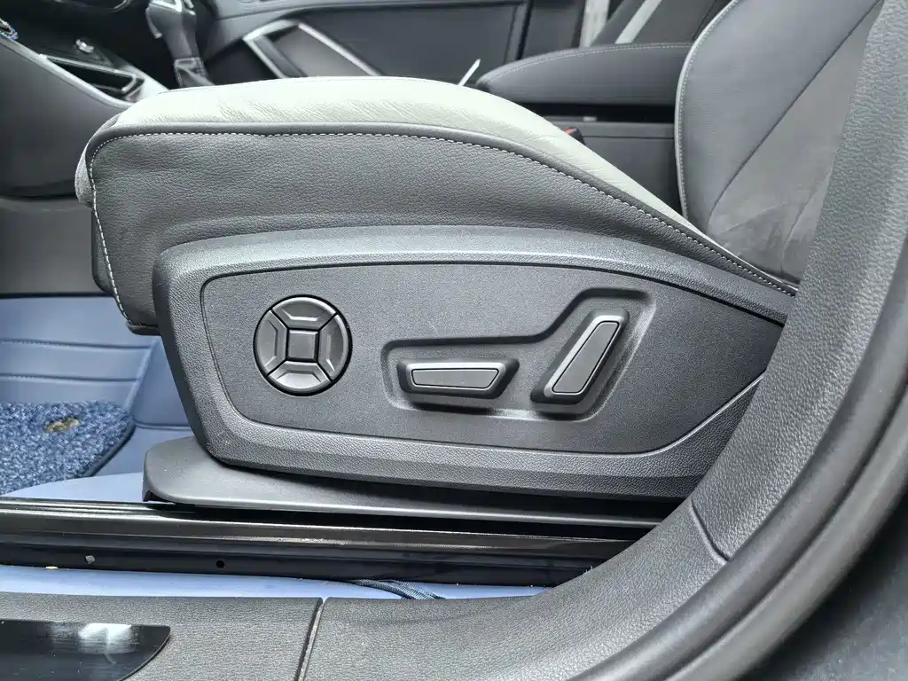 Audi Q3 2023 — фото 13