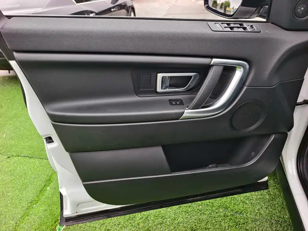 Land Rover Discovery Sport 2018 — фото 8