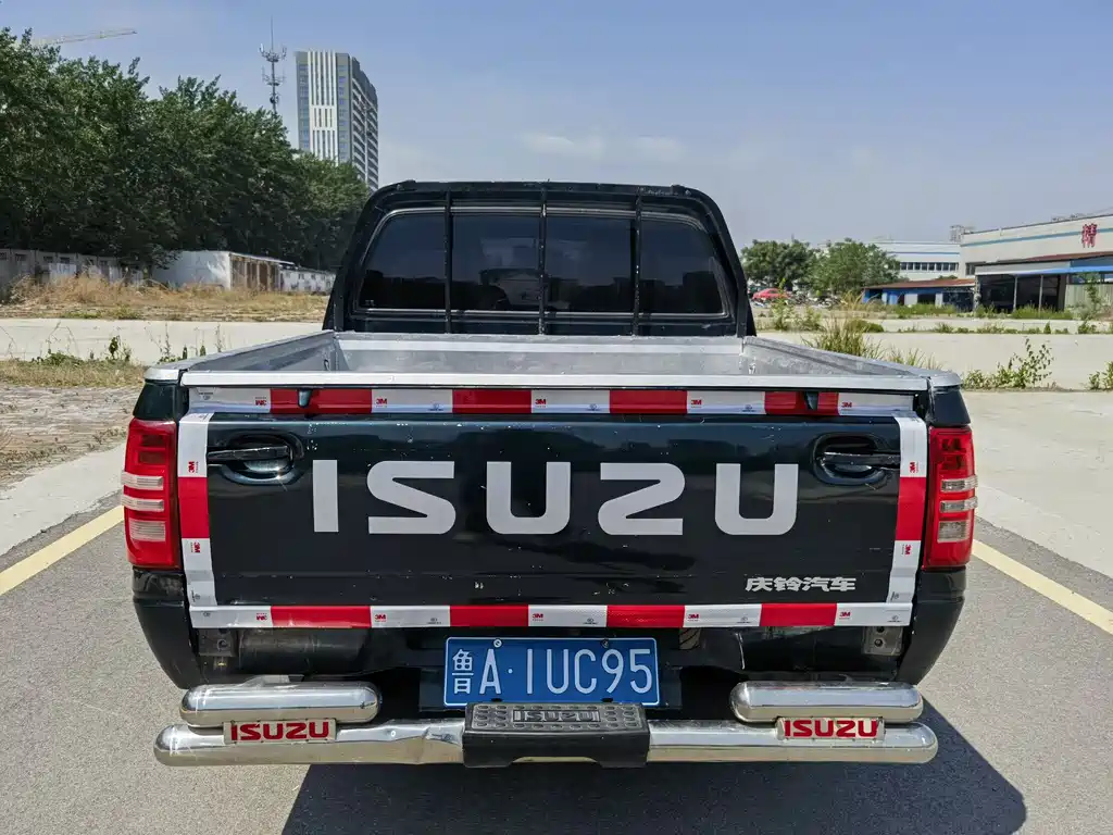 Isuzu Pickup 2016 — фото 3