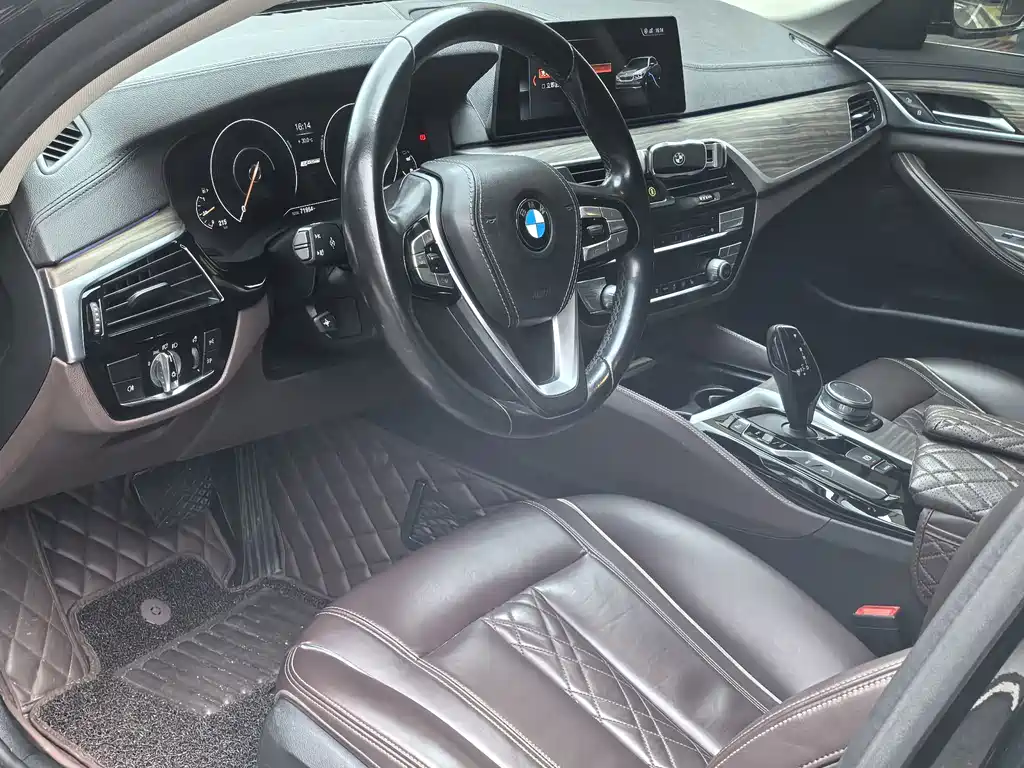 BMW 5 Series New Energy 2019 — фото 16