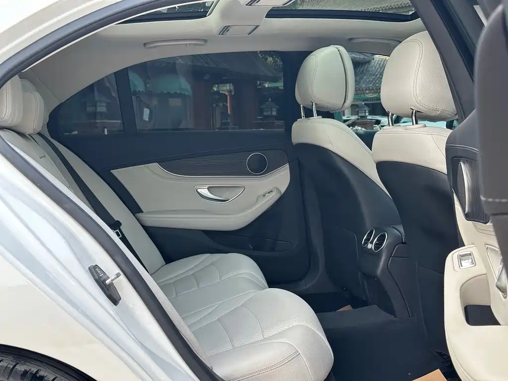 Mercedes-Benz C-Class 2015 — фото 20