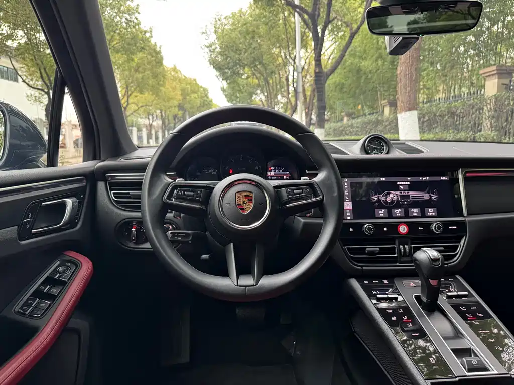 Porsche Macan 2023 — фото 15