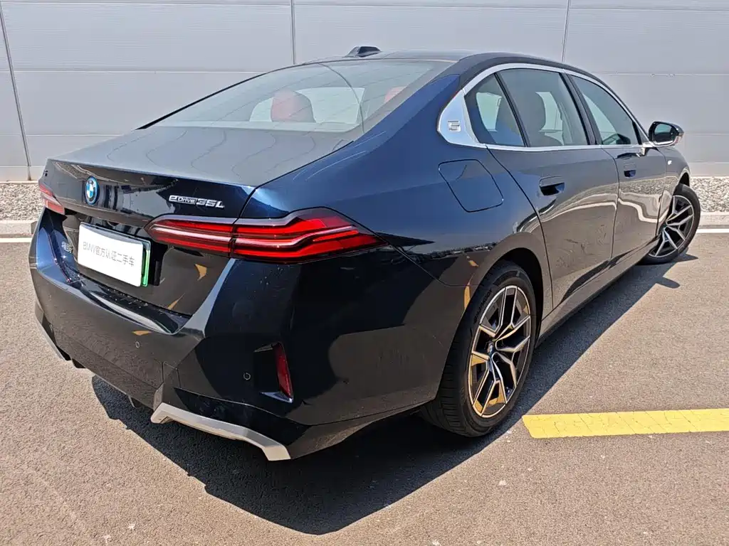 BMW i5 2025 — фото 15