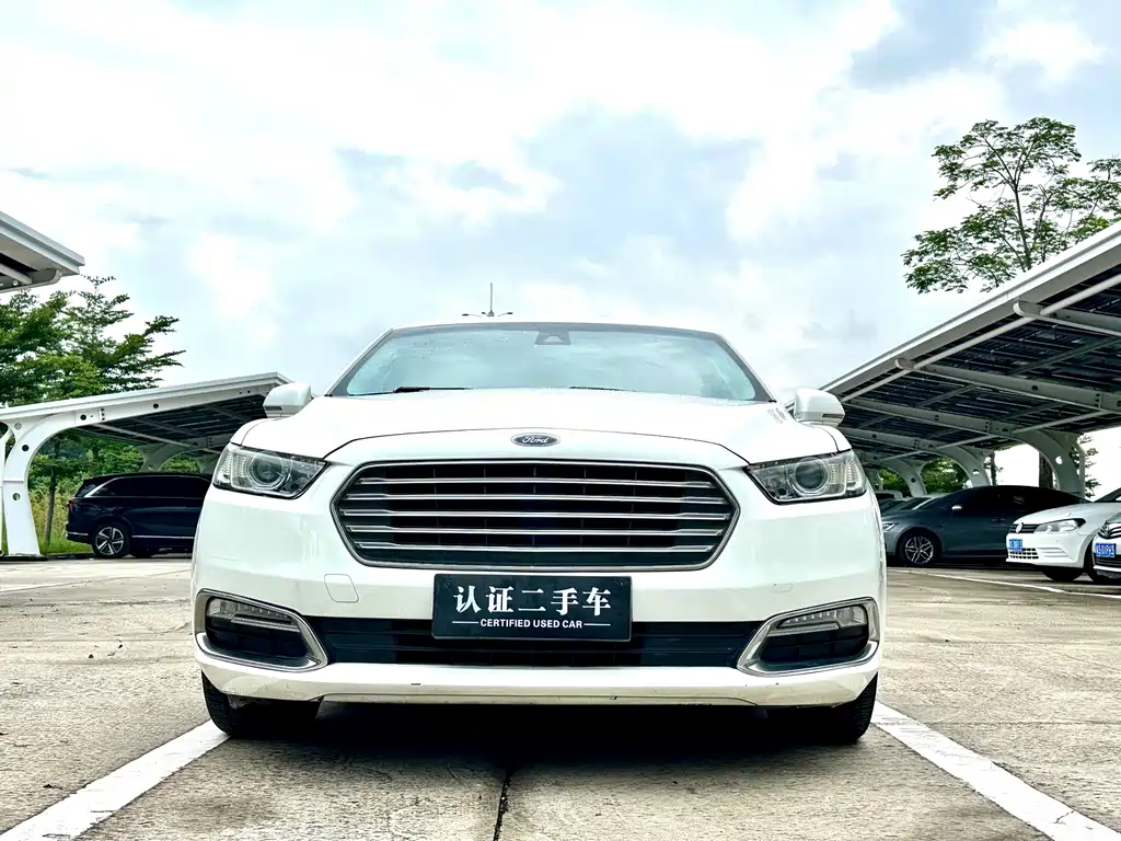 Ford Taurus 2016 — фото 3