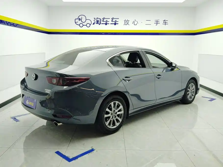 Mazda 3 Axela 2023