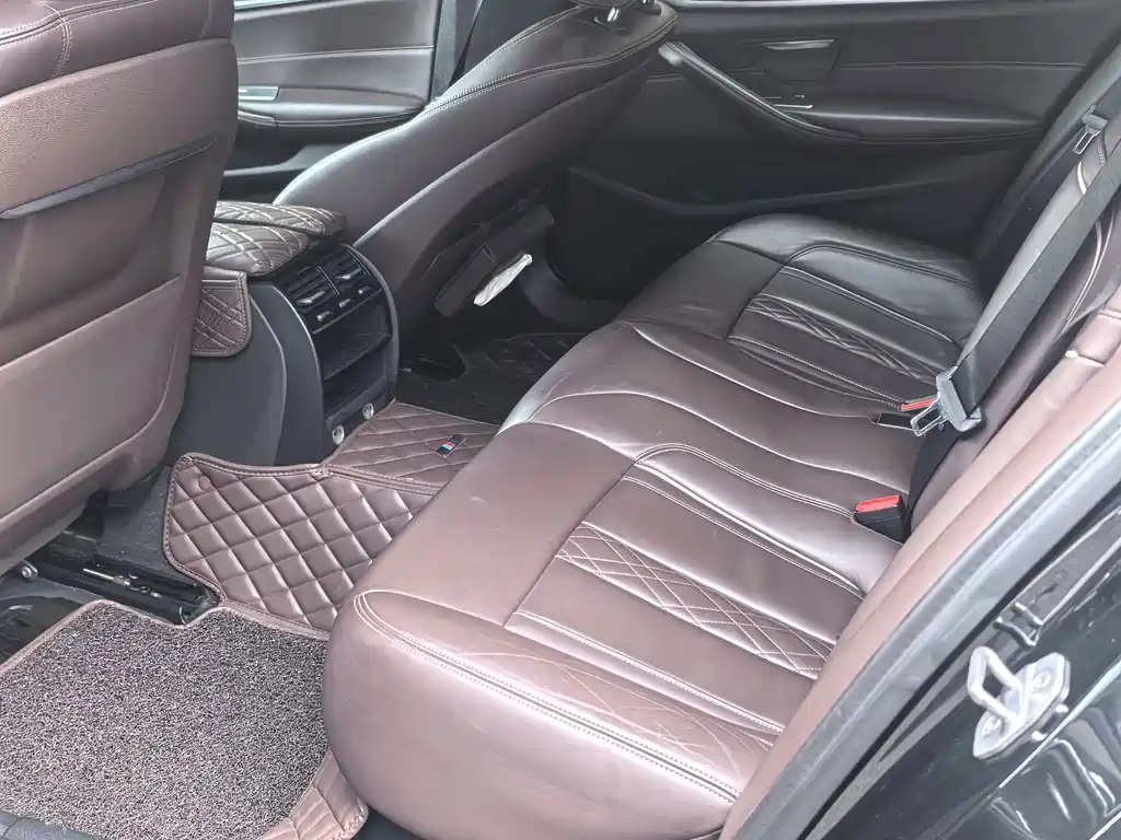 BMW 5 Series New Energy 2019 — фото 15