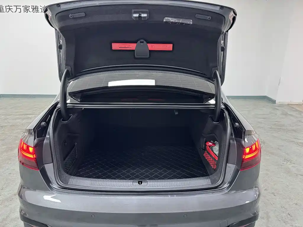 Audi A4L 2023 — фото 18