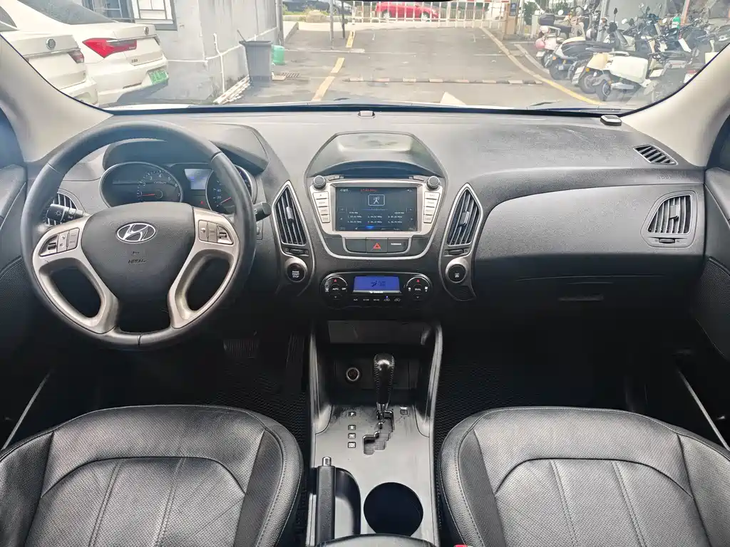 Hyundai ix35 2015 — фото 10