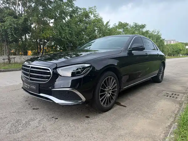 Mercedes-Benz E-Class 2022