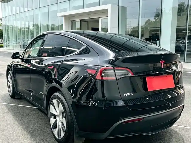 Tesla Model Y 2023 — фото 9