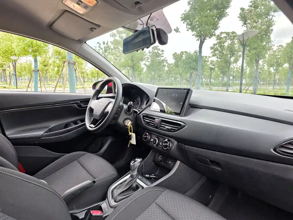 Hyundai Elantra 2020 — фото 16