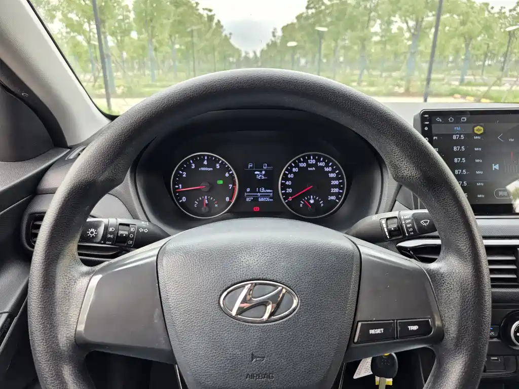 Hyundai Elantra 2020 — фото 19