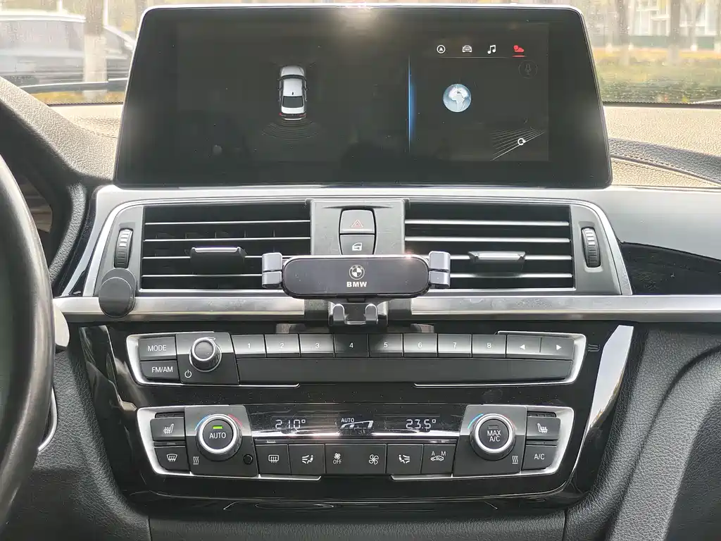 BMW 3 Series 2017 — фото 13