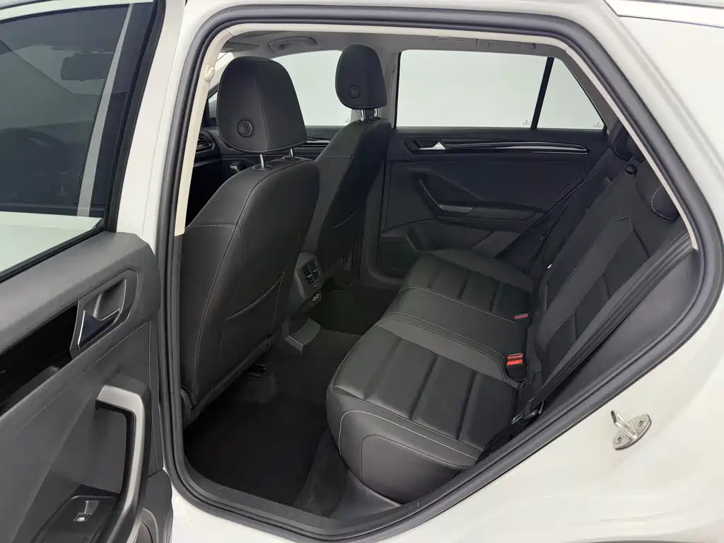 Volkswagen T-Roc 2022 — фото 14