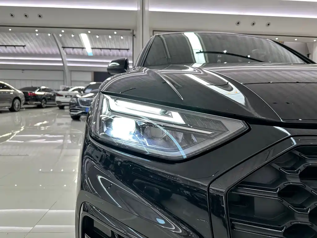 Audi Q5L 2023 — фото 33