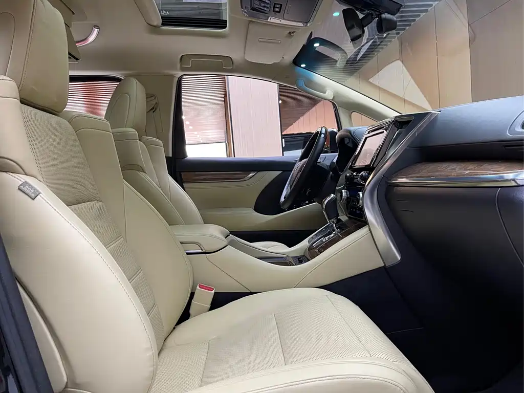 Toyota Alphard 2018